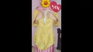 Bokep Jilbab Kebaya Pink Live Berani Menggoda 2026 poster
