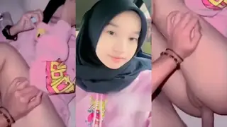 Bokep Jilbab Sweater Pink Paling Viral Hot poster